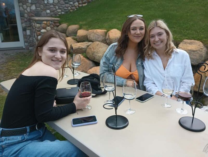 NON BUS Hawthorne Vineyards Traverse Old Mission Wine Tour - Is This Tour Right for You?