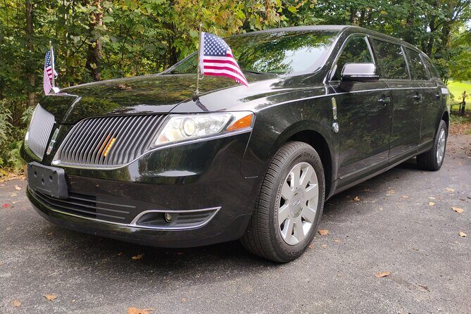 NON BUS Lincoln MKT 6 door Limousine Traverse City Wine Tour - Key Points