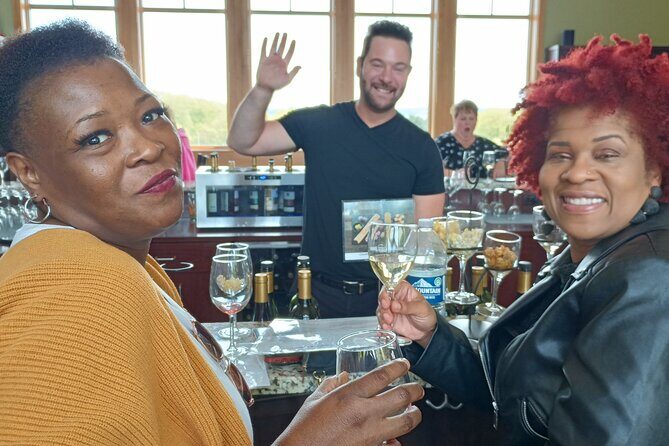 NON BUS Traverse City Wine Old Mission Peninsula Wine Tour - The Itinerary: A Closer Look