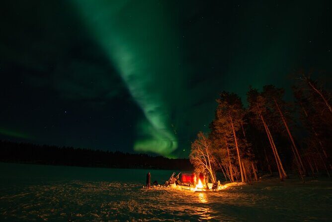 Northern Lights Hunting in Lappish old cottage - Weather and the Element of Chance
