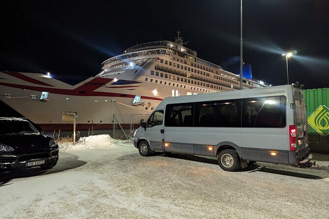 Northern Lights Minibus Chase Max 16 Person In Group - Who Will Love This Tour?