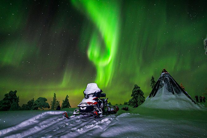 Northern Lights Snowmobile Sleigh Ride - FAQ