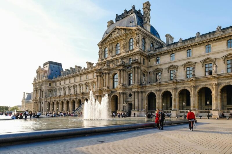 Notre-Dame and Ile de Paris Ile de La Cité private tour - An Authentic Walk Through Paris’s Heart