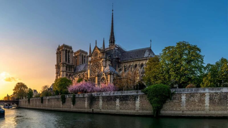 Notre-Dame Cathedral: Interior Guided Tour - The Value of the Experience