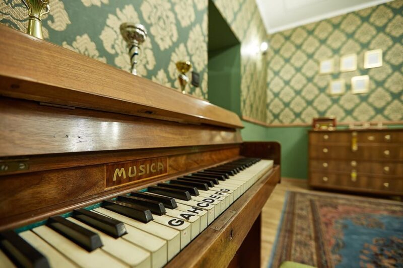 Nürnberg: Sherlock's Case Escape Room Game - The Sum Up