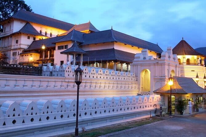 NuwaraEliya & Kandy 2 Days Private Tour - FAQ