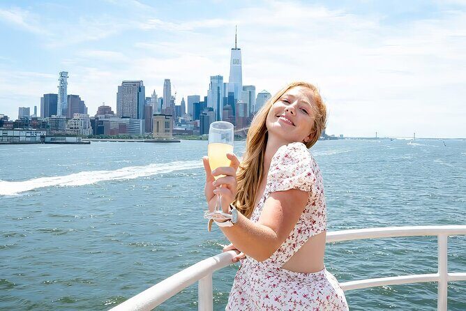 NYC Bottomless Brunch Cruise with Iconic Views - What to Expect on the NYC Bottomless Brunch Cruise