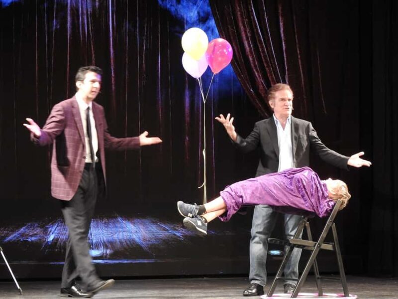 NYC: Broadway Magic Hour Show in Times Square - An Overview of the Broadway Magic Hour Show in Times Square