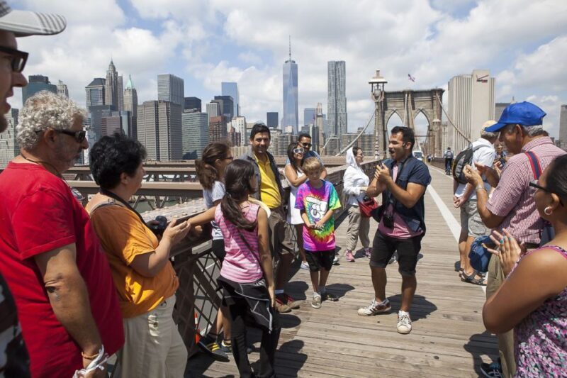 NYC: Brooklyn Bridge and Dumbo District Walking Tour - Typical Itinerary Breakdown