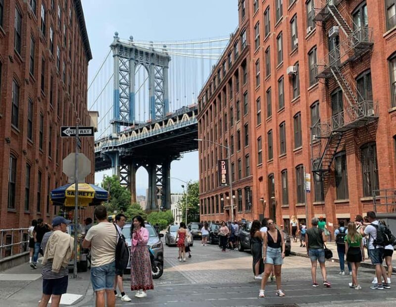 NYC: Brooklyn Bridge, DUMBO, and Skyline Small Group Tour - Key Points