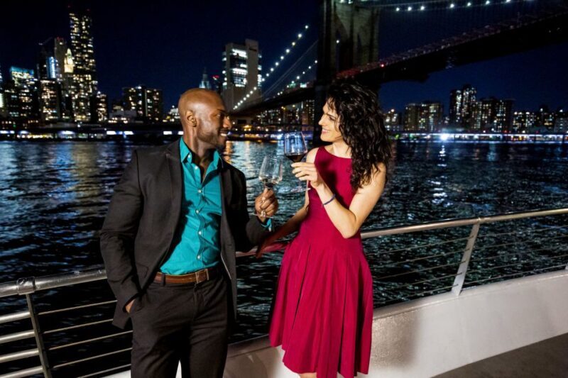 NYC: Christmas Eve Buffet Lunch or Dinner Harbor Cruise - FAQ
