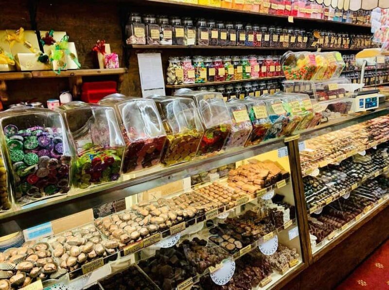 NYC: Christmas Holiday Guided Walking Tour with Dessert - Key Points