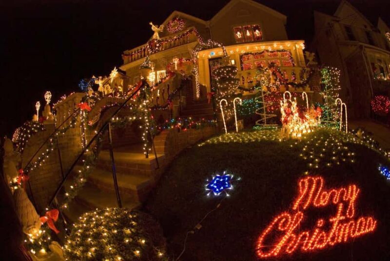 NYC: Christmas Lights Dyker Heights, Bay Ridge and DUMBO - FAQs
