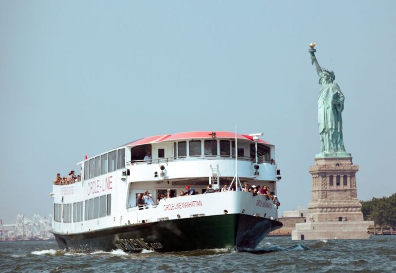NYC: Circle Line 1.5-Hr Landmarks Skip-The-Box-Office Cruise - Key Points