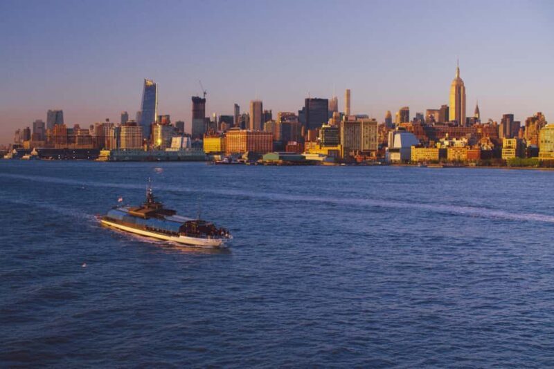 NYC: City Cruises Luxury Brunch, Lunch or Dinner Cruise - Key Points