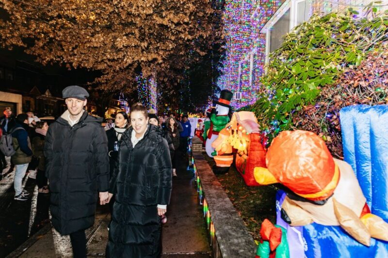 NYC: Dyker Heights Christmas Lights & Skyline View Bus Tour - Frequently Asked Questions