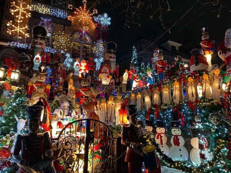 NYC: Dyker Heights Christmas Lights Tour with Guide - An In-Depth Look at the Tour Experience