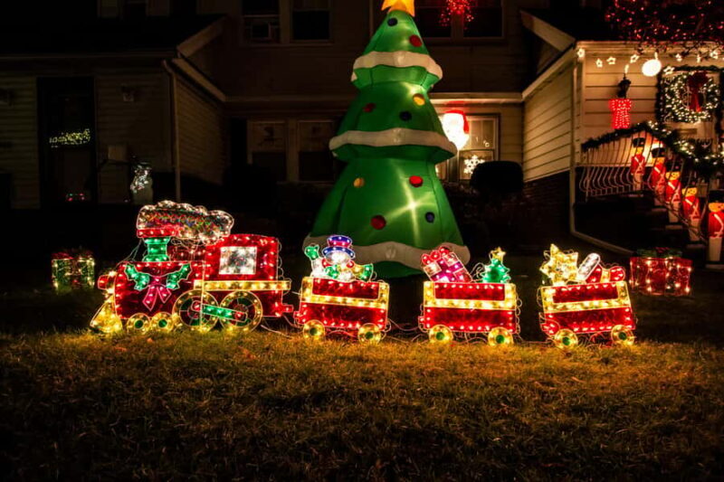 NYC: Dyker Heights Christmas Lights Tour with Guide - The Dyker Heights Experience
