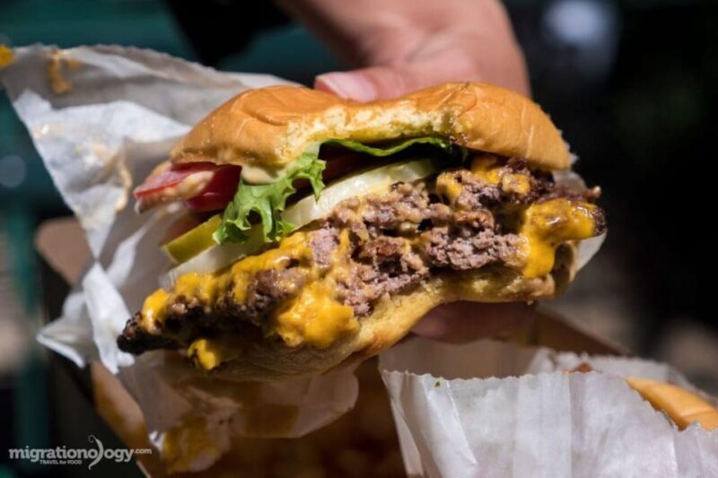 NYC: Eat 4 New York Foods & See 30 Sights Walking Tour - What Sets This Tour Apart
