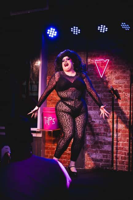 NYC: Fabulous Drag Night Out with a Drag Queen - The Tour’s Logistics and Practical Tips