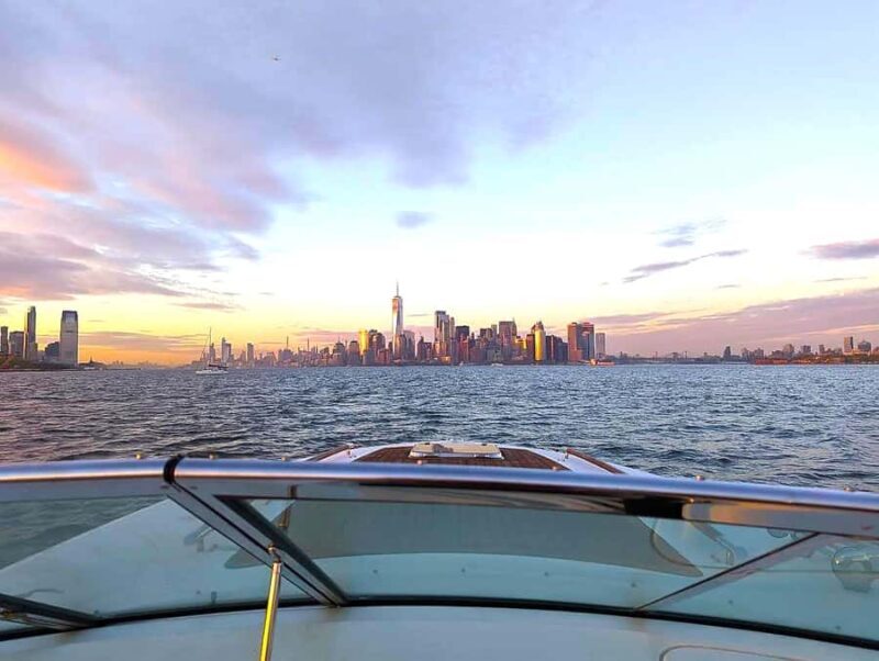 NYC: Fall Foliage Private Yacht Tour - Why This Tour Offers Great Value