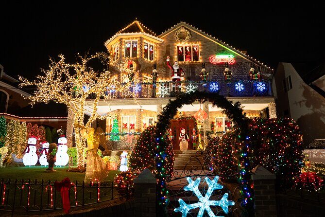 NYC Holiday Lights and Dyker Heights Luxury Bus Tour - Practical Details & Group Experience