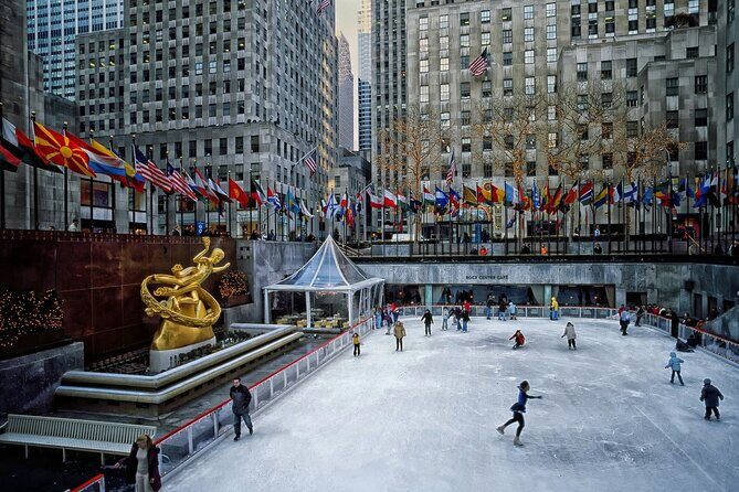 NYC: Holiday Walking Tour with optional Bryant Park Skating - Exploring the Tour Itinerary in Detail