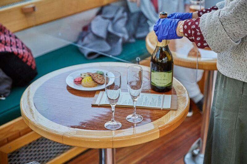NYC: Holiday Yacht Cruise with Jazz, Cocoa & Carols - FAQs