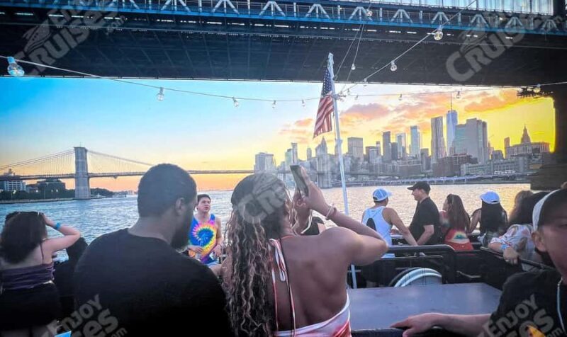 NYC: LGBT Pride After Parade Sunset Cruise with Drinks & DJs - The Setting and Atmosphere