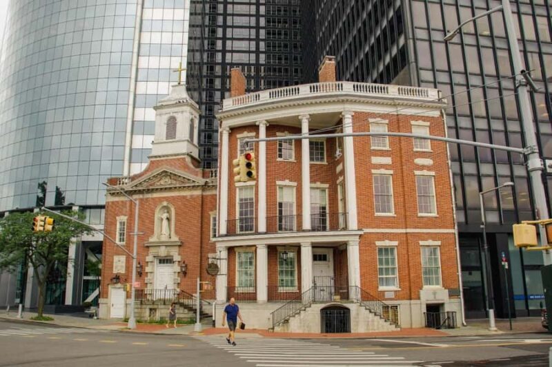 NYC: Lower Manhattan Irish Heritage Walking Tour - Highlight: One Hanover Square and Financial Roots