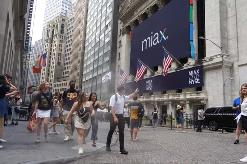 NYC: Midtown Small Group Walking Tour with SUMMIT One - FAQ