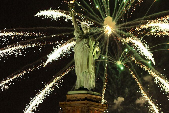 NYC New Year's Eve Dinner Cruise with Music and Open Bar - Practical Details and Tips