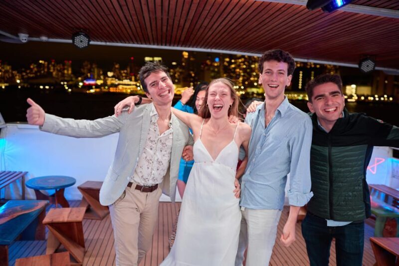 NYC: New Year's Eve Dinner Cruise with Music and Open Bar - Who Will This Cruise Suit Best?