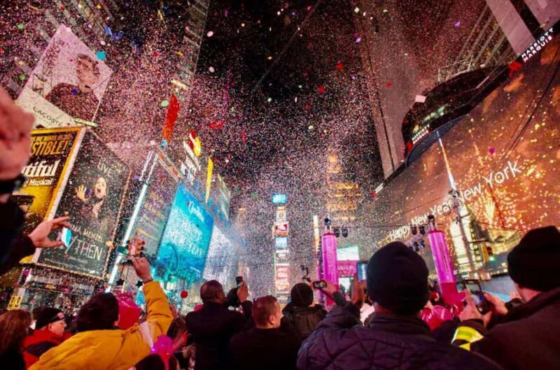 NYC: New Year's Eve Drinks, History and Ball Drop Tour - The Guides and Their Impact