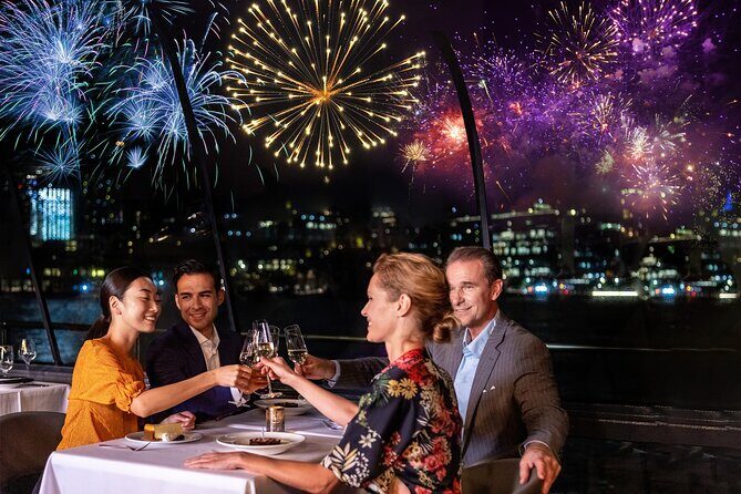 NYC New Year's Eve Luxury Bateaux Plated Dinner Cruise - Authentic Insights from Reviews