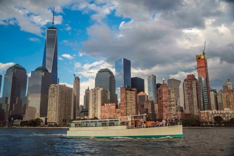 NYC: Night Holiday Lights and Cocoa Cruise - FAQ