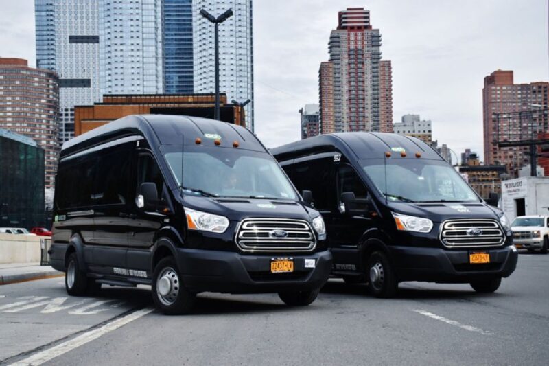 NYC: One-Way Transfer to/from JFK Airport and Manhattan - A Closer Look at the Experience