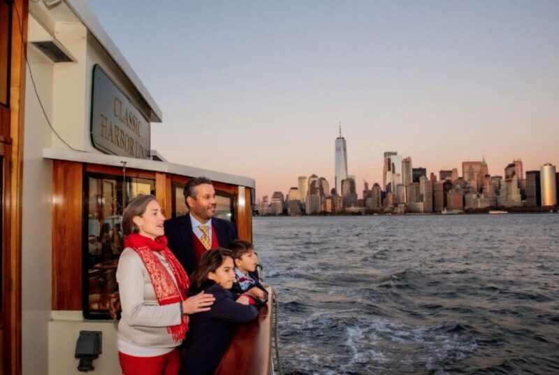 NYC: Sightseeing Holiday Cruise with Drink - Frequently Asked Questions