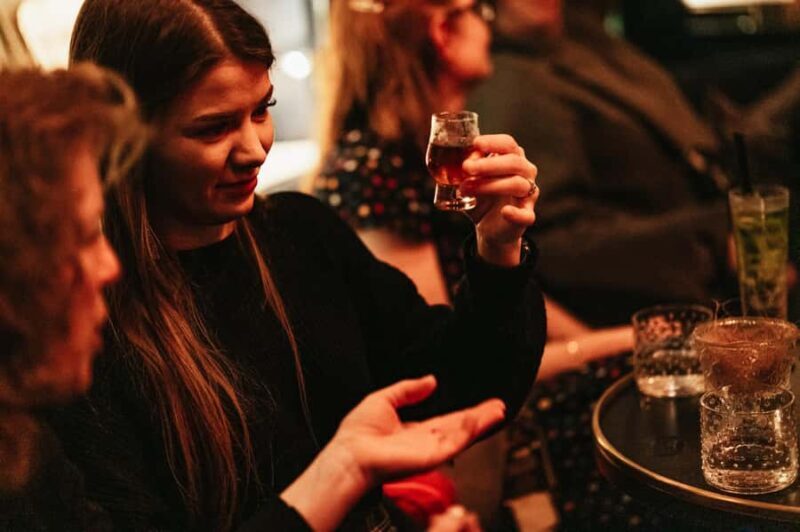 NYC: Speakeasy Drinks and Prohibition History Tour - Guides and Group Atmosphere