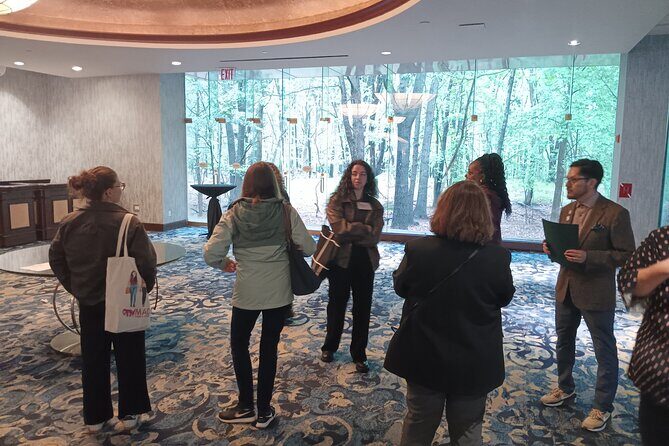 NYC STEP ON TOUR GUIDES | Your Bus Our Tour Guide - Who Is This Tour Best For?