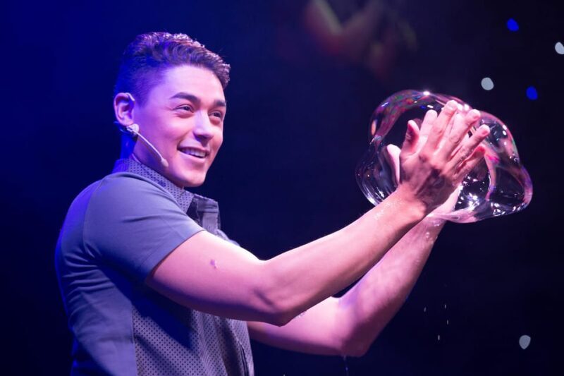 NYC: The Gazillion Bubble Show - In-Depth Review: What to Expect from The Gazillion Bubble Show