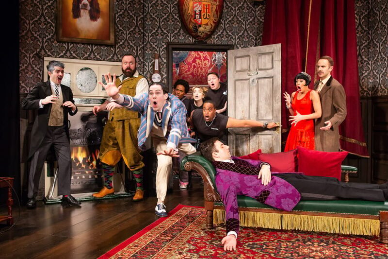 NYC: The Play That Goes Wrong Ticket at New World Stages - The Experience in Detail