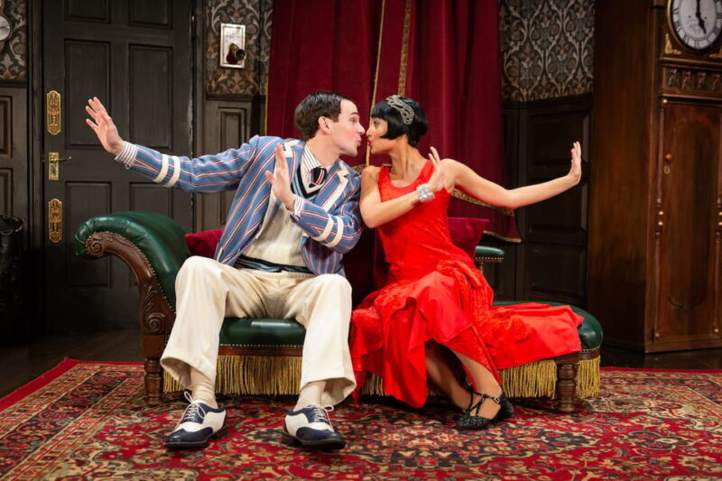 NYC: The Play That Goes Wrong Ticket at New World Stages - The Sum Up