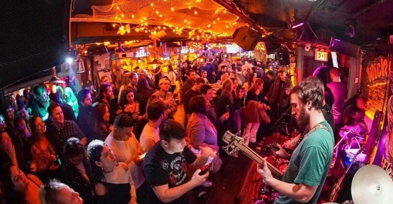 NYC West Village Pub Crawl Experience - Key Points