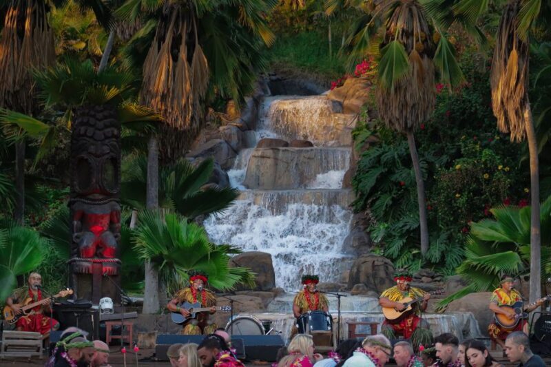 Oahu: Chief's Luau Dinner Show - An In-Depth Look at the Chief’s Luau Dinner Show