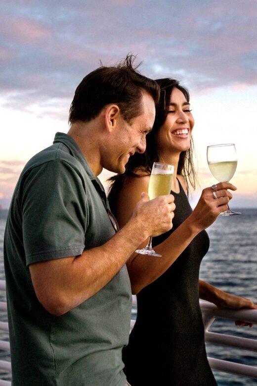 Oahu: Friday Night Fireworks Cocktail Cruise - An In-Depth Look at the Experience