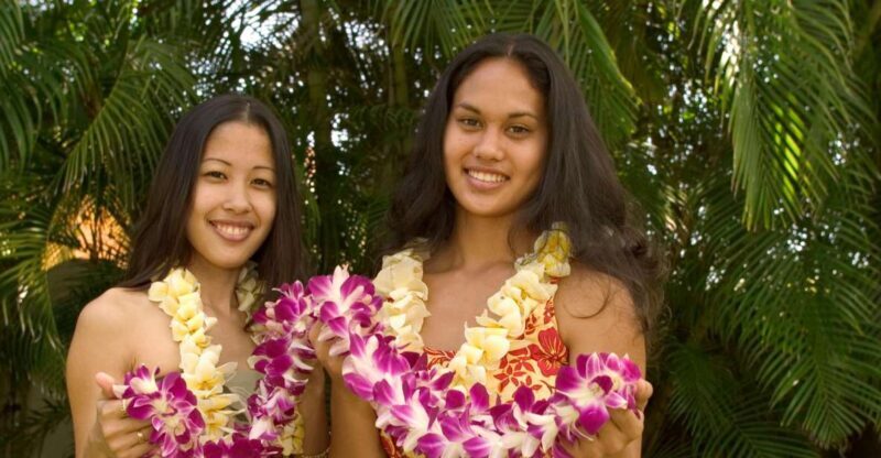 Oahu: Honolulu Airport (HNL) Honeymoon Lei Greeting - The Value of the Lei Greeting