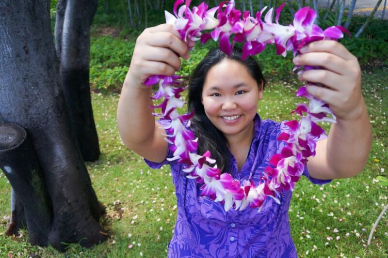 Oahu: Honolulu Airport (HNL) Traditional Lei Greeting - Personal Service and Local Tips