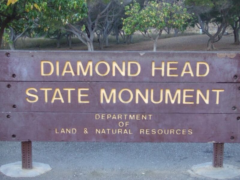 Oahu: Honolulu to (1st) Diamond Head Shuttle with Malasada - Key Points