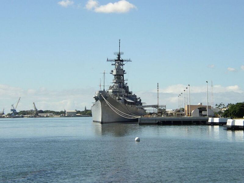 Oahu: Premium Missouri, Arizona & Top of the Tower Tour - Key Points